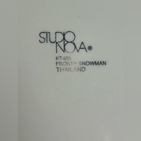 Studio Nova Frosty Snowman Winter Christmas Plate KT405 Rimmed Plate Table Decor - Picture 3 of 6